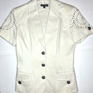 Royal Underground Ladies Button Top. Beautiful details. Size Small. Off White